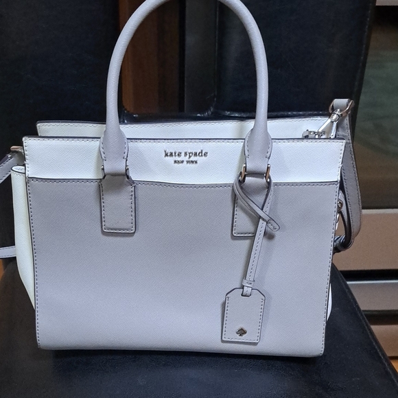 kate spade Handbags - 💥Offers Welcone💥 Kate Spade handbag/crossbody  EUC